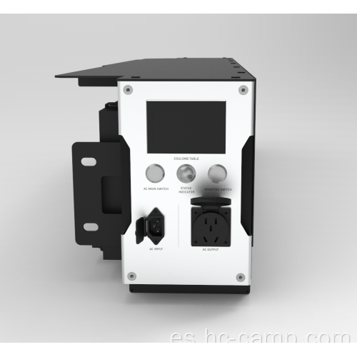 Cajón de camioneta con electricidad y bomba de agua.